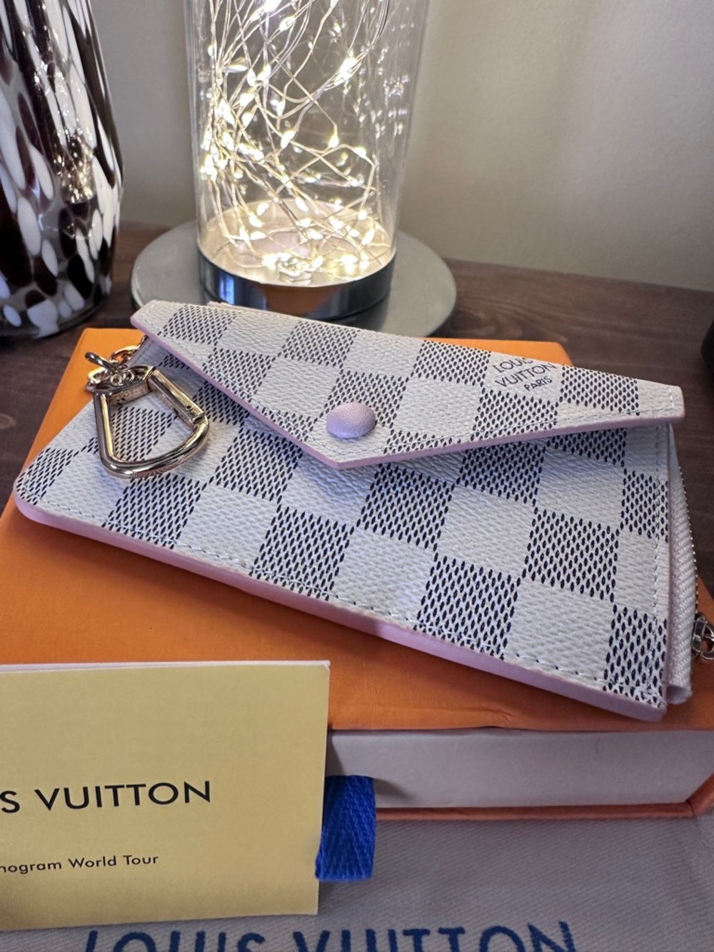NIB- Louis Vuitton Damier Azur Key Ring Wallet - Picture 7 of 15